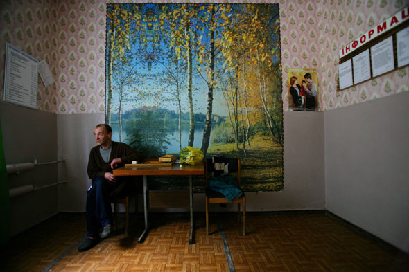 жизнь наркомана, гниющие наркоманы, наркоман в семье